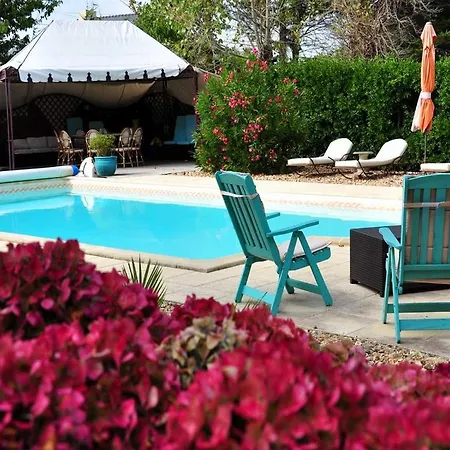 Chambres D'hotes Les Embruns Bed & Breakfast